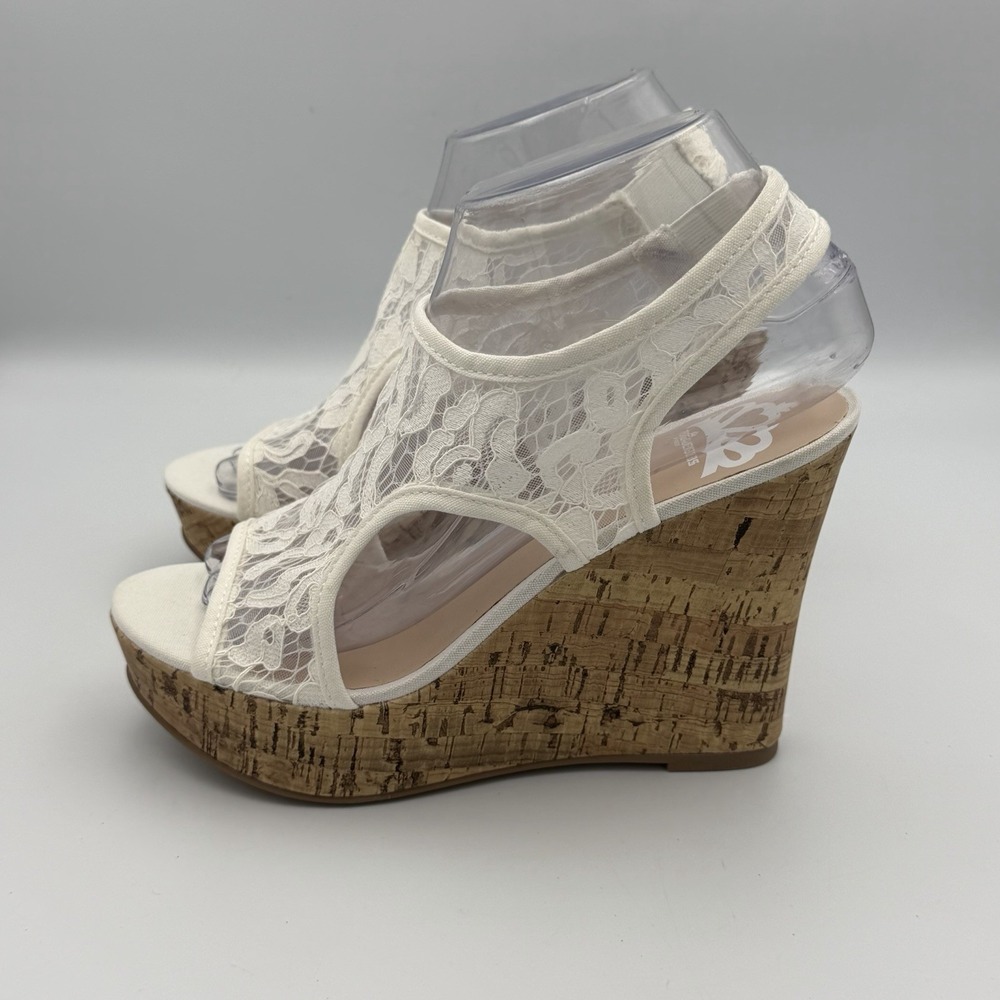 Fergalicious Lace Cork Wedge Sandals Womens 7 Ivory Boho Cottagecore Bridal - Picture 3 of 9